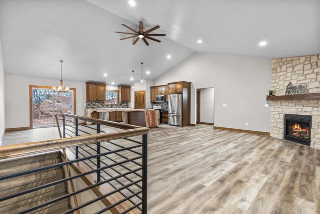 2984 CREEKWOOD DRIVE, Green Bay, WI 54311