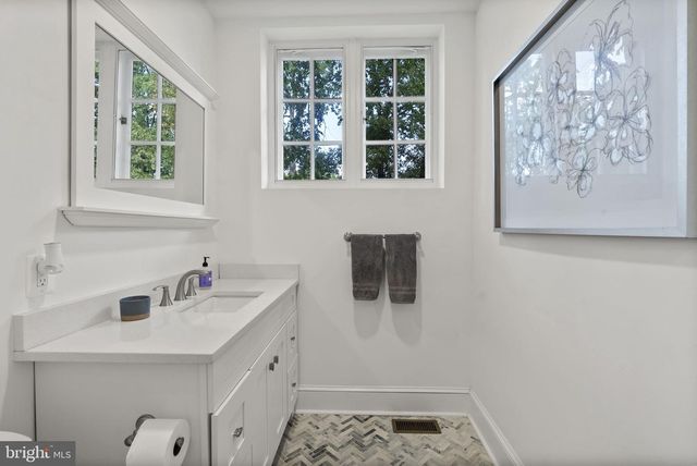 203 E HIGHFIELD RD, Baltimore, MD 21218