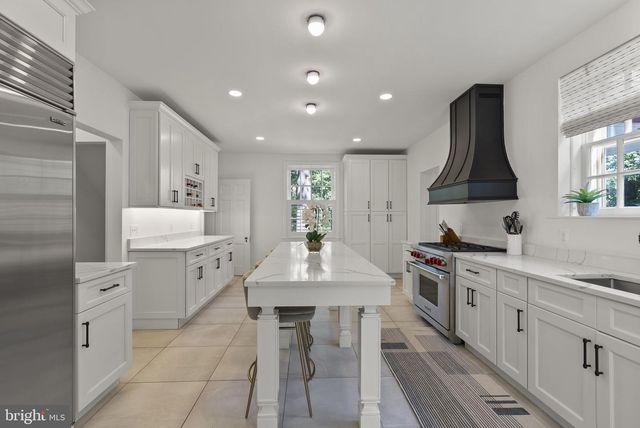 203 E HIGHFIELD RD, Baltimore, MD 21218