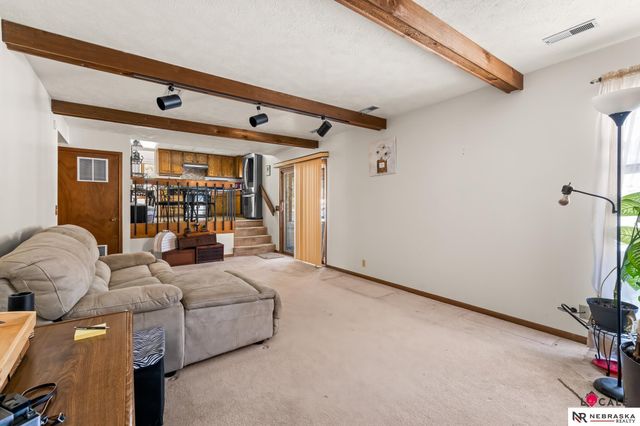 8202 Arlington Drive, Omaha, NE 68134