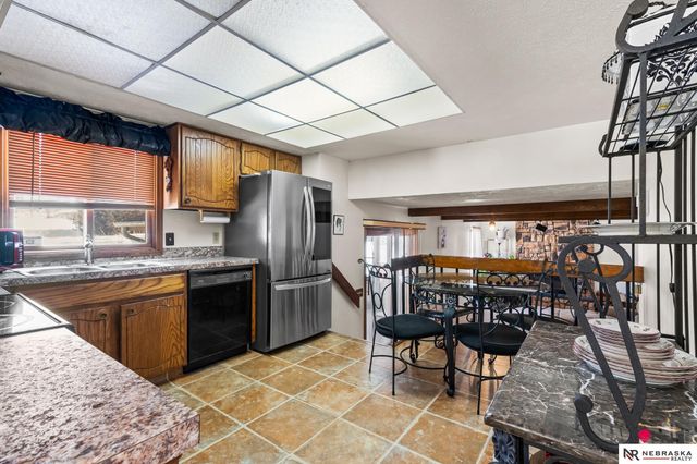 8202 Arlington Drive, Omaha, NE 68134