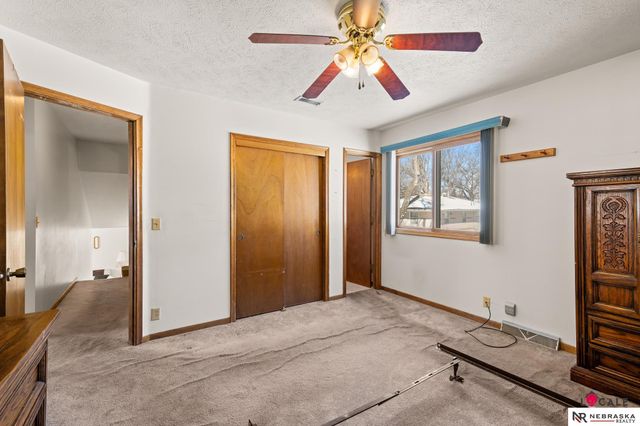 8202 Arlington Drive, Omaha, NE 68134