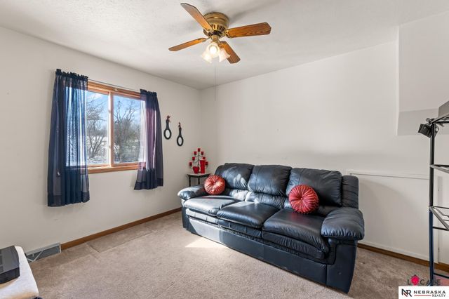 8202 Arlington Drive, Omaha, NE 68134