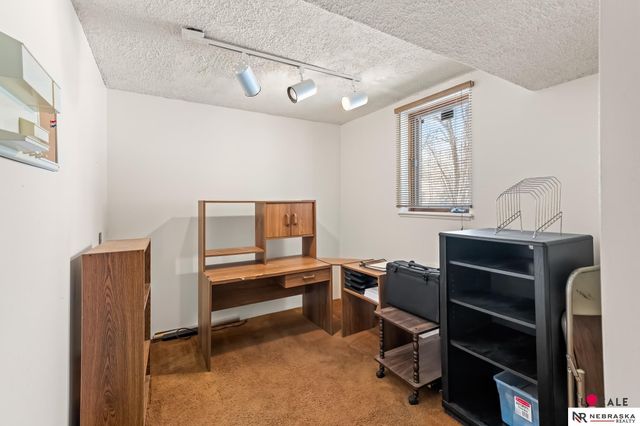 8202 Arlington Drive, Omaha, NE 68134