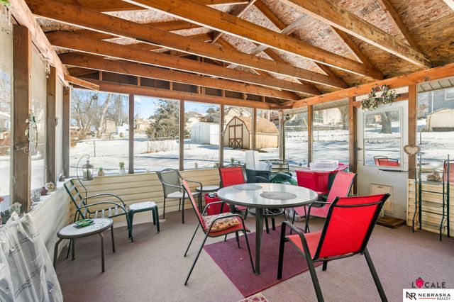 8202 Arlington Drive, Omaha, NE 68134