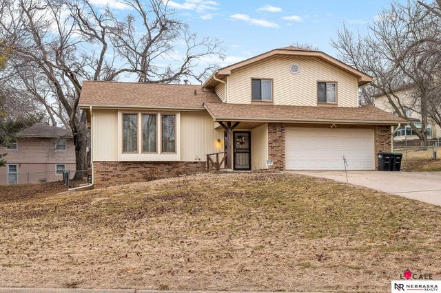 8202 Arlington Drive, Omaha, NE 68134