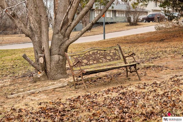 8202 Arlington Drive, Omaha, NE 68134