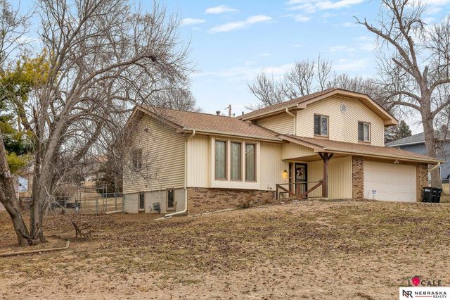 8202 Arlington Drive, Omaha, NE 68134