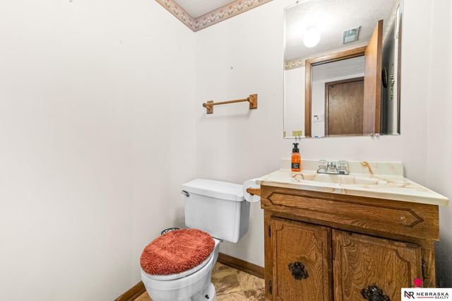 8202 Arlington Drive, Omaha, NE 68134