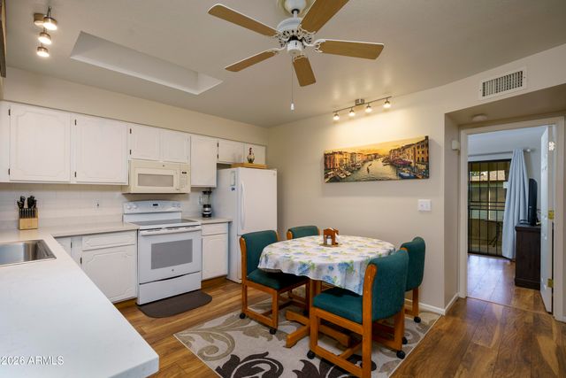 2064 S FARNSWORTH Drive 15, Mesa, AZ 85209