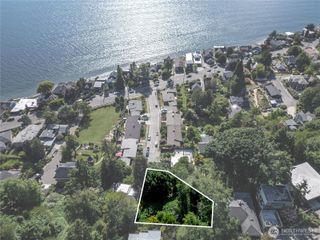 5400 SW Beach Drive Terr, Seattle, WA 98116