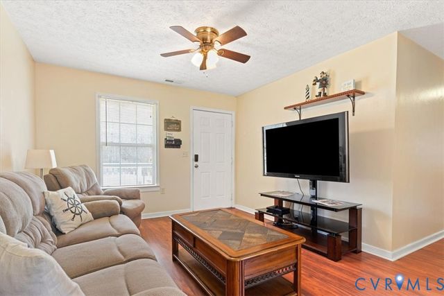 184 Anna Coves Blvd, Mineral, VA 23117