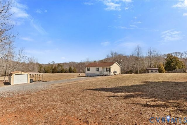 184 Anna Coves Blvd, Mineral, VA 23117