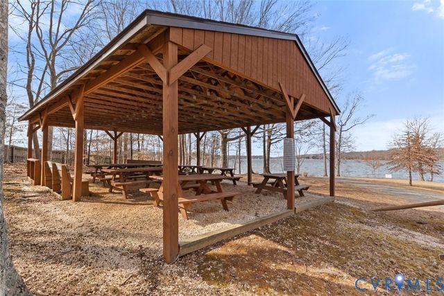 184 Anna Coves Blvd, Mineral, VA 23117