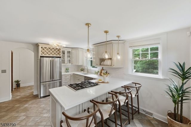 610 Springfield Ave, Summit City, NJ 07901