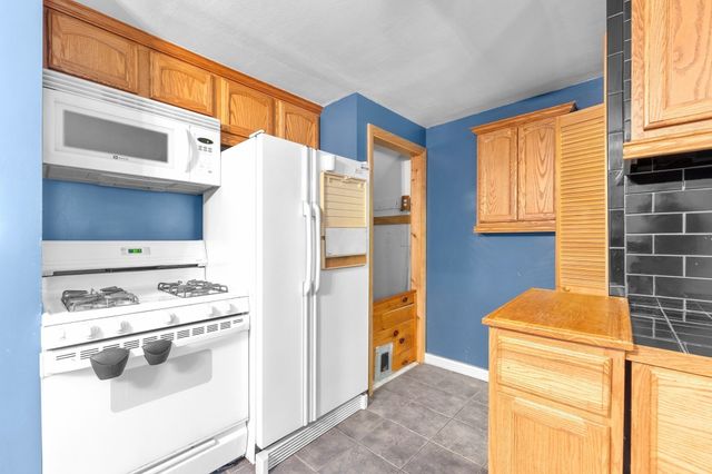 76 Jefferson St 76, North Andover, MA 01845