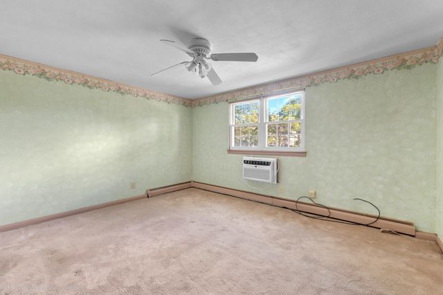 76 Jefferson St 76, North Andover, MA 01845