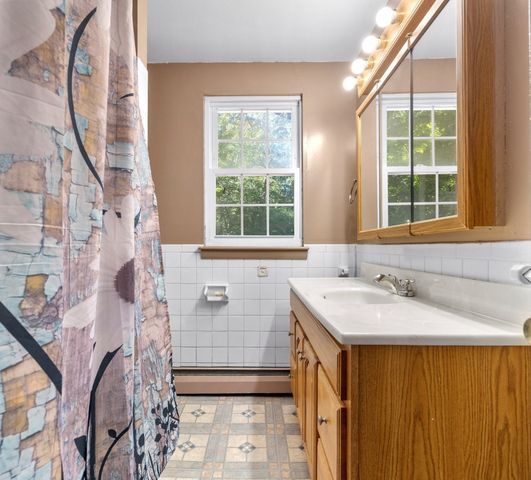 76 Jefferson St 76, North Andover, MA 01845