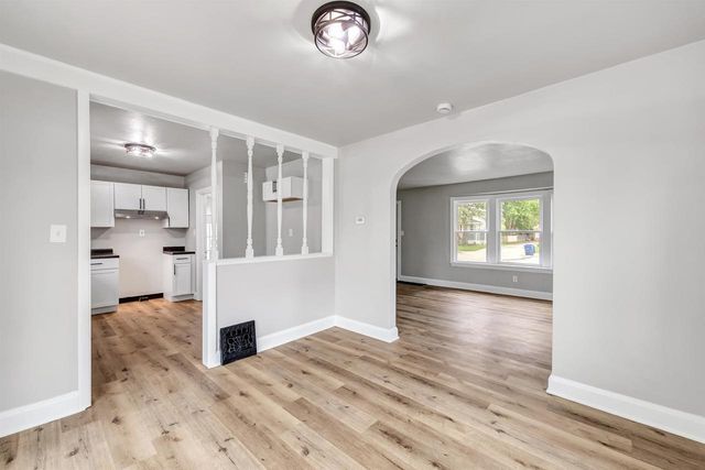 1242 SHAWANO AVENUE, Green Bay, WI 54303
