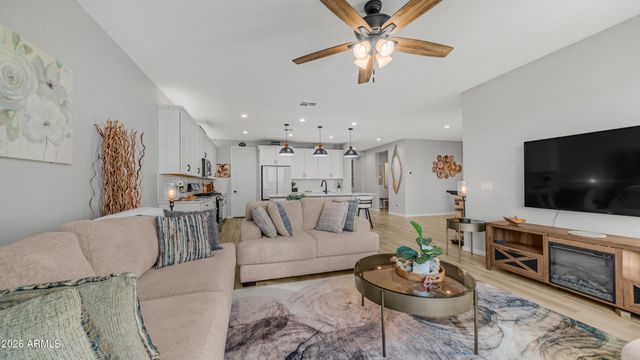 17597 W RED FOX Road, Surprise, AZ 85387