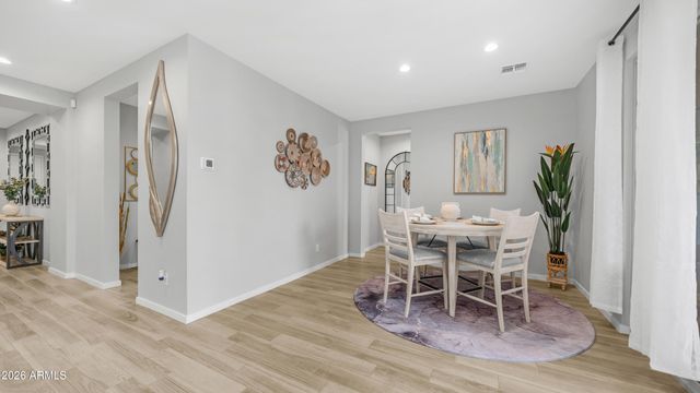 17597 W RED FOX Road, Surprise, AZ 85387