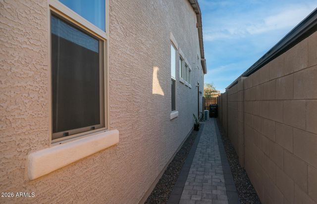 17597 W RED FOX Road, Surprise, AZ 85387