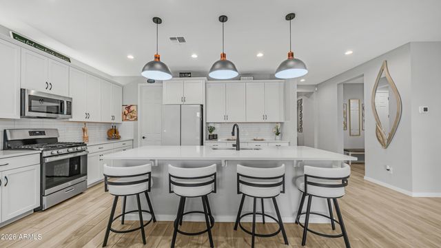 17597 W RED FOX Road, Surprise, AZ 85387