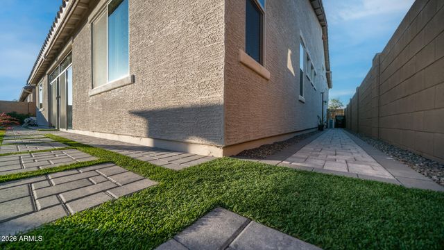 17597 W RED FOX Road, Surprise, AZ 85387