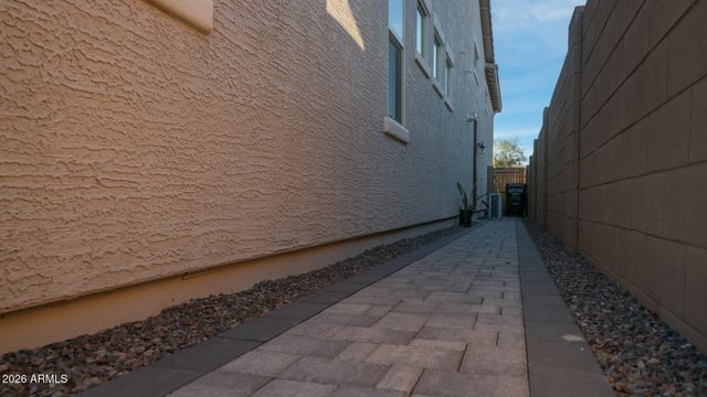 17597 W RED FOX Road, Surprise, AZ 85387