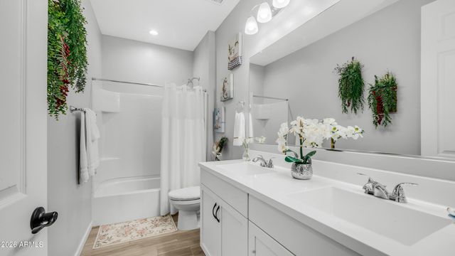 17597 W RED FOX Road, Surprise, AZ 85387