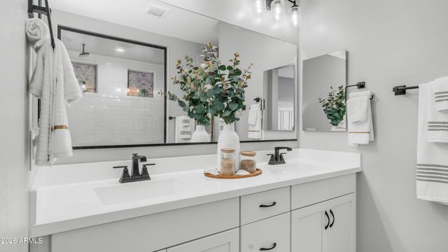 17597 W RED FOX Road, Surprise, AZ 85387