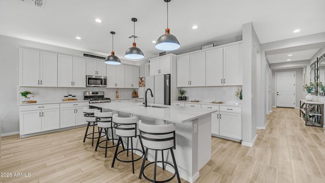 17597 W RED FOX Road, Surprise, AZ 85387