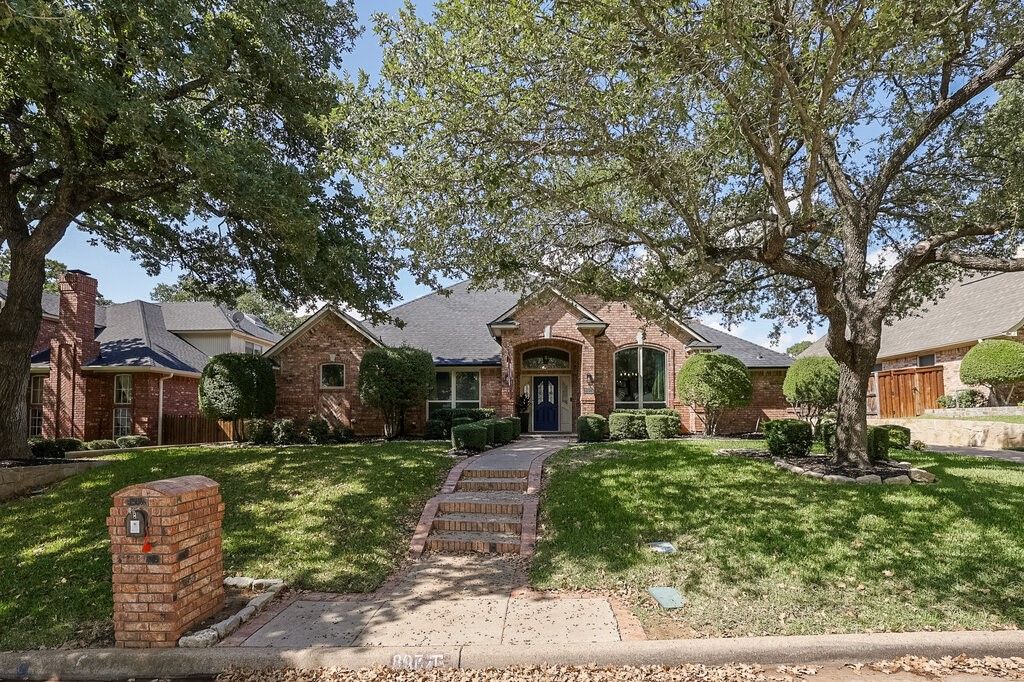 807 Muirfield Drive, Mansfield, TX 76063 — photo 2