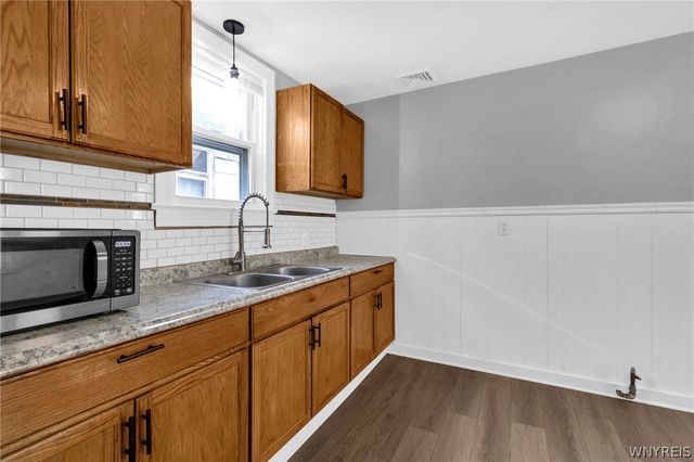 27 Como Avenue, Buffalo, NY 14220