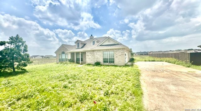 135 Muirfield, La Vernia, TX 78121