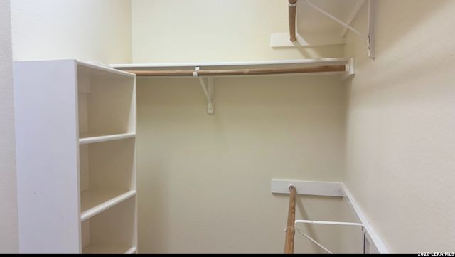 135 Muirfield, La Vernia, TX 78121