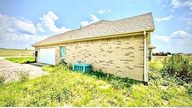 135 Muirfield, La Vernia, TX 78121