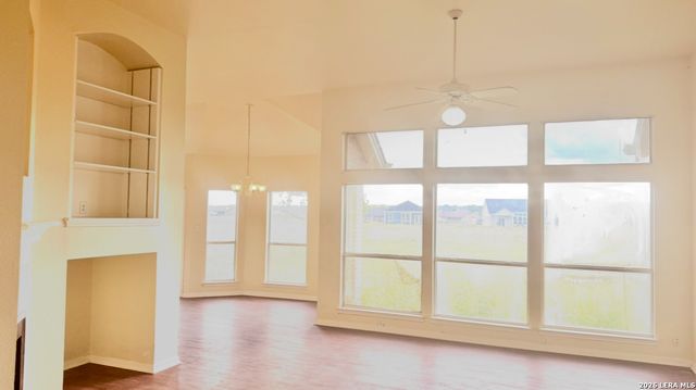 135 Muirfield, La Vernia, TX 78121