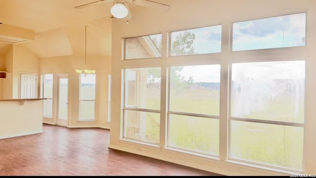 135 Muirfield, La Vernia, TX 78121