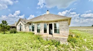 135 Muirfield, La Vernia, TX 78121