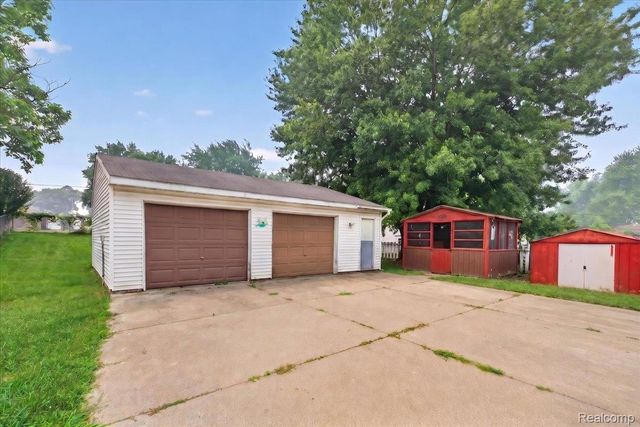 3872 Queensbury Road, Orion Charter Township, MI 48359