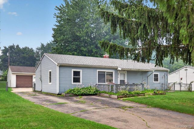 3872 Queensbury Road, Orion Charter Township, MI 48359