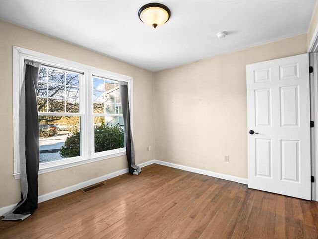 600 County St 404, Taunton, MA 02780