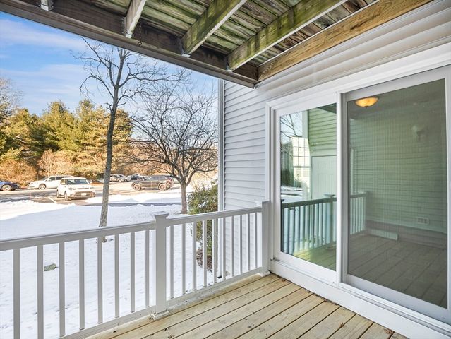 600 County St 404, Taunton, MA 02780