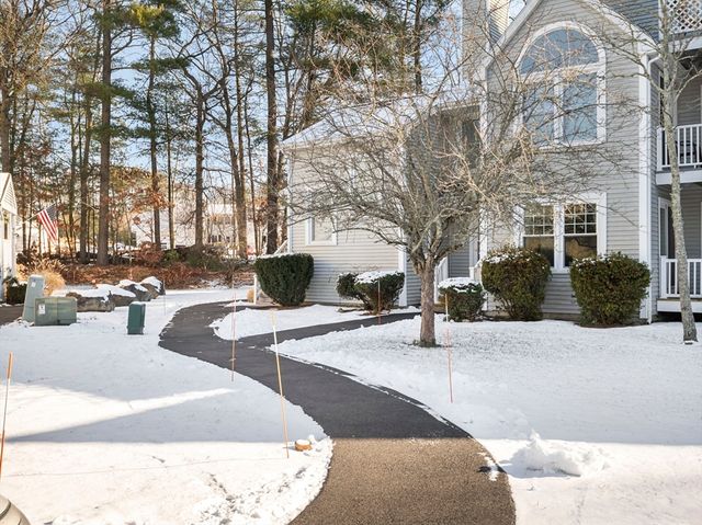 600 County St 404, Taunton, MA 02780