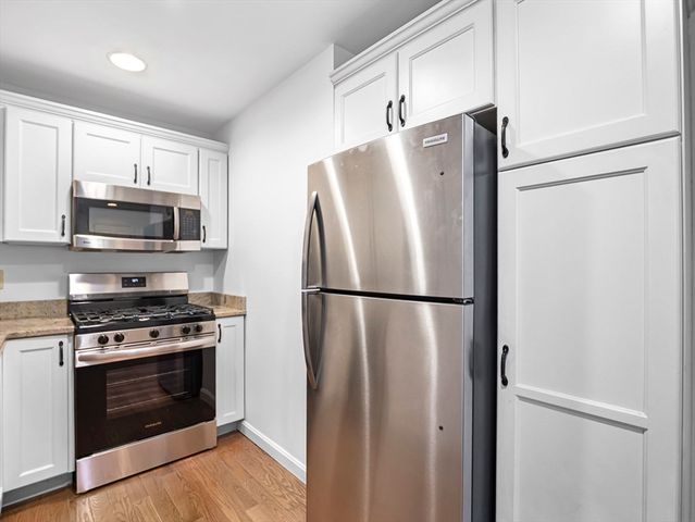 600 County St 404, Taunton, MA 02780