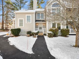 600 County St 404, Taunton, MA 02780