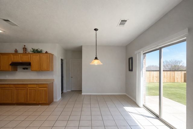 2835 Park Springs Drive, Grand Prairie, TX 75052