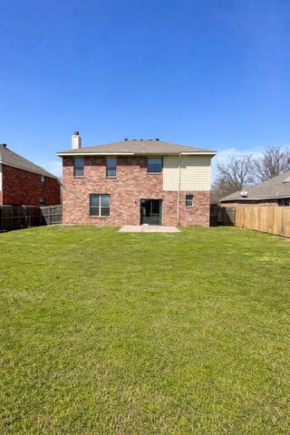 2835 Park Springs Drive, Grand Prairie, TX 75052