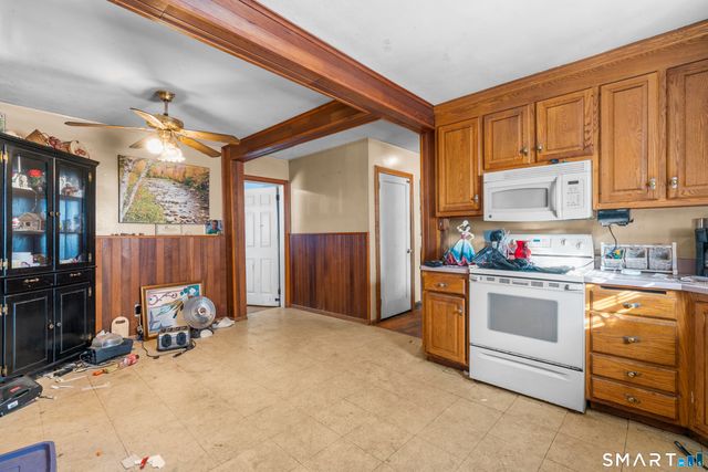 82 Foxcroft Drive, Manchester, CT 06040